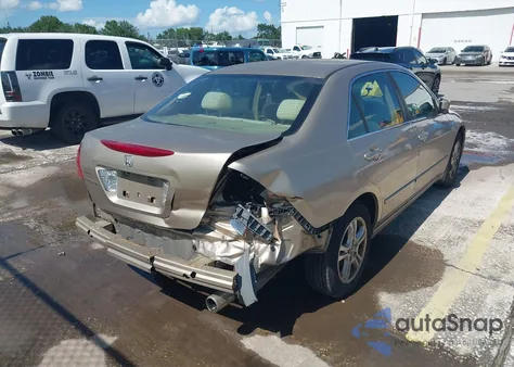 2006 Honda Accord 2.4 Ex z USA, uszkodzony, nr VIN 1HGCM56706A174657